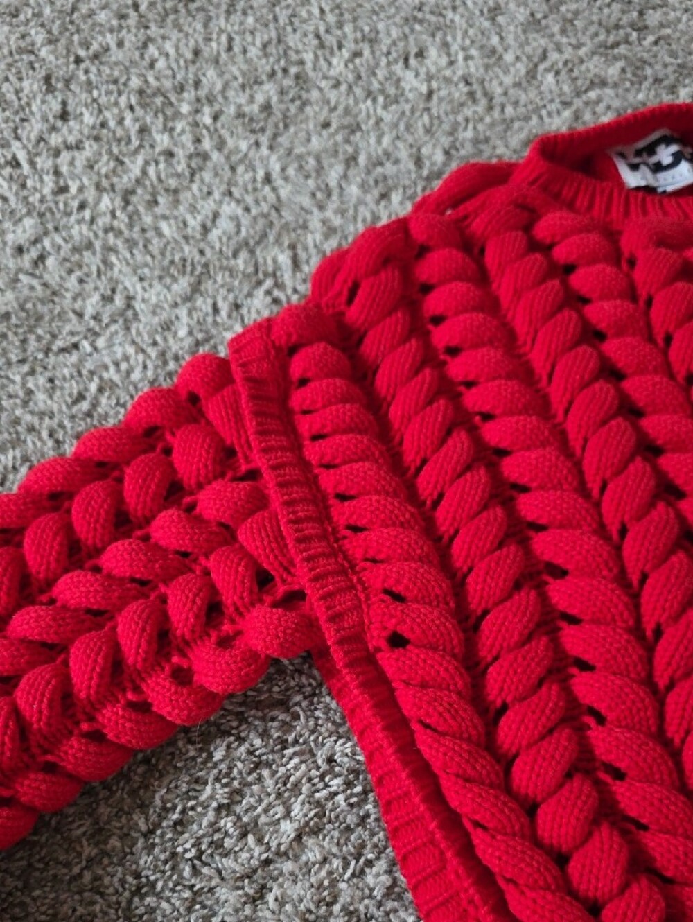 Chunky Cable Knit Sweater - Red - Picture 3 of 5